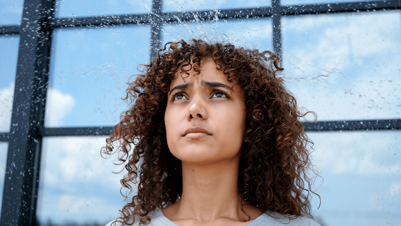 Pourquoi mes cheveux gonflent dès qu’il y a de l’humidité ?