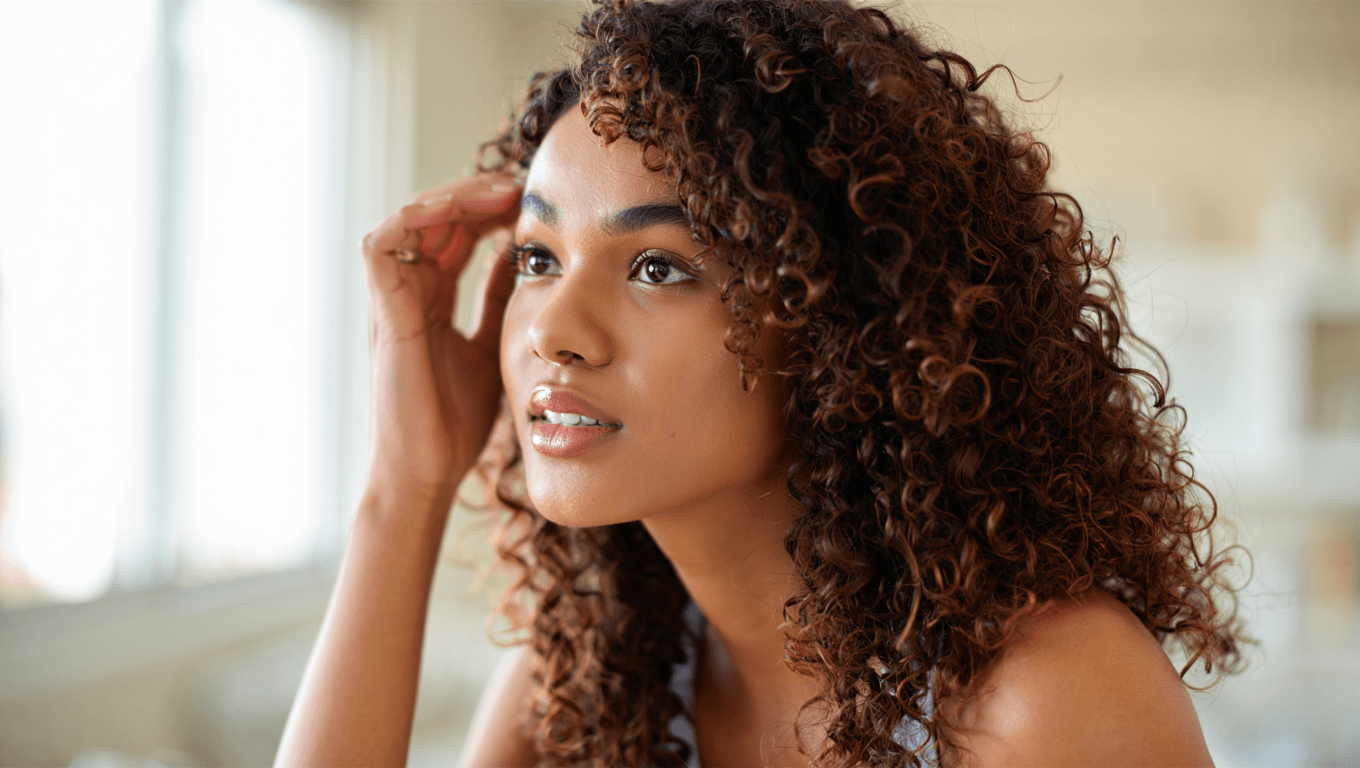 La cuticule du cheveu : rôle clé dans la définition des boucles