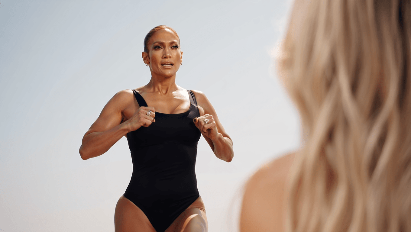 À 56 ans, Jennifer Lopez garde une silhouette
"tonique sans forcer" grâce à ces 3 méthodes