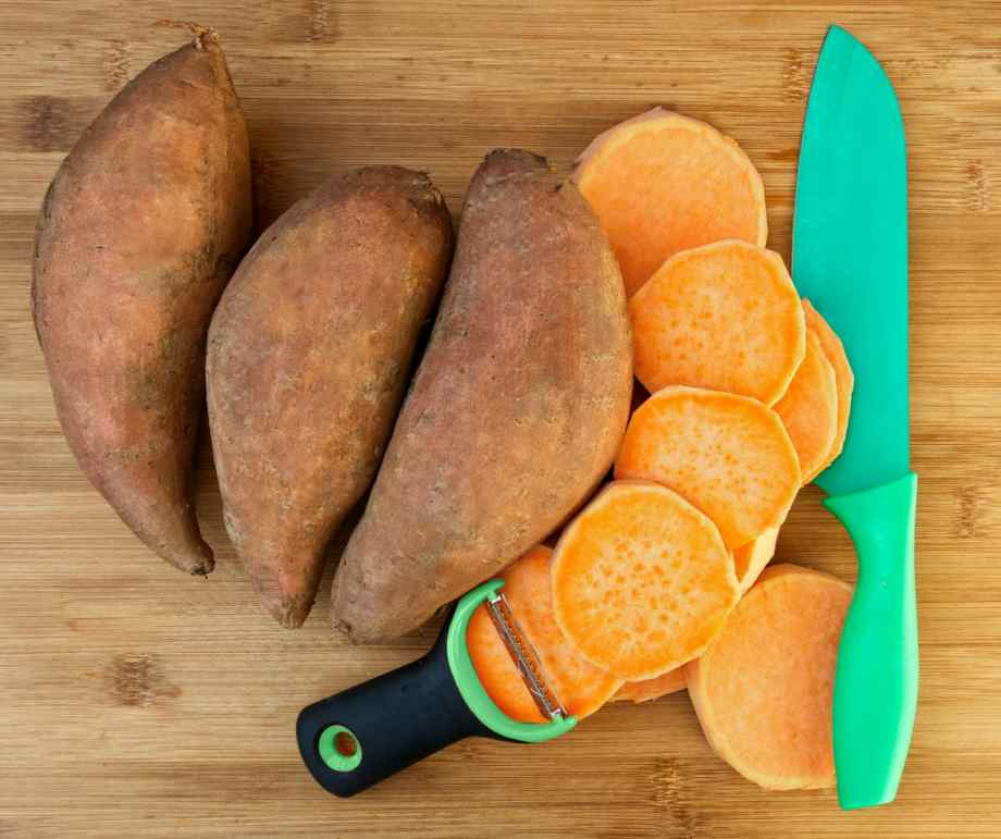 Faut-il éplucher la patate douce avant la cuisson ?-Blune Faut-il éplucher la patate douce avant la cuisson ?-Blune