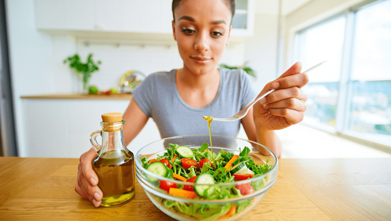 Un médecin mange ce même repas chaque midi et
perd du poids : "Avec un filet d'huile d'olive"