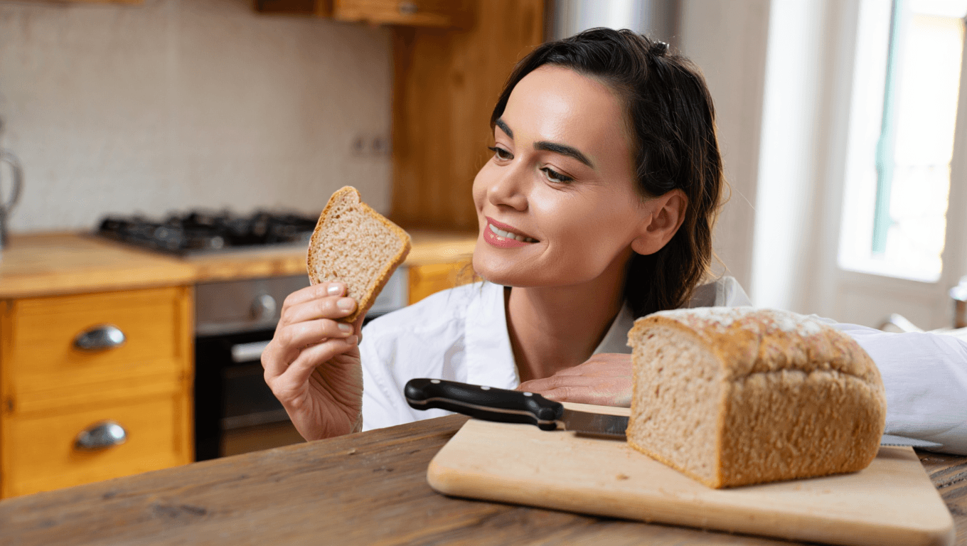 Une nutritionniste partage son astuce simple pour
que le pain fasse moins grossir