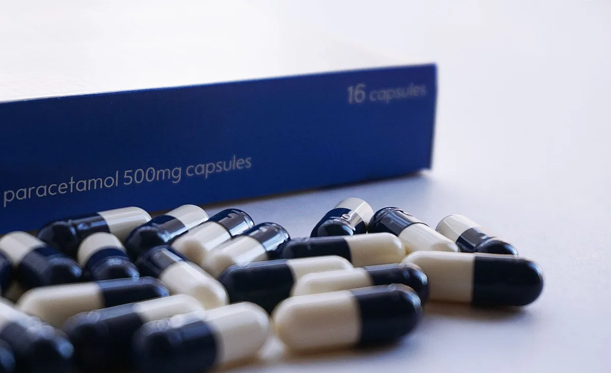 Médicaments en vente libre comme le paracétamol pour soulager la fièvre et les douleurs