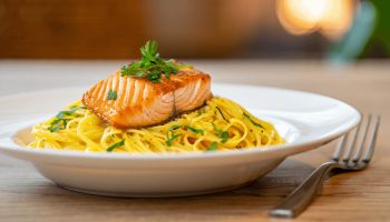 Comment éviter d&rsquo;ajouter 200 kcal à vos pâtes au saumon ?
