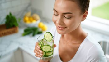 Comment les rondelles de concombre réduisent les fringales et améliorent la peau ?