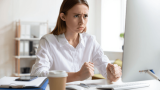 Ergophobie : causes, symptômes et solutions pour la peur du travail