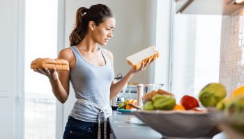 Pourquoi ne pas supprimer cet aliment qui freine la perte de poids selon une experte ?