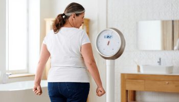 Prise de poids après 50 ans : l&rsquo;aliment que les femmes oublient