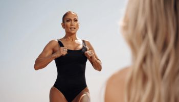 Trois méthodes de Jennifer Lopez pour garder une silhouette tonique à 56 ans
