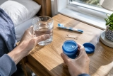 Bouche sèche : causes, traitements et conseils pour la sécheresse buccale