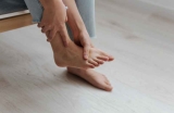 Neuropathie des pieds : causes, symptômes et traitements