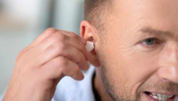Quels sont les appareils auditifs les plus discrets et invisibles ?